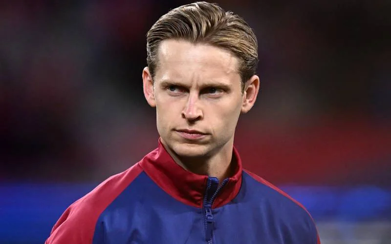 Frenkie de Jong Signs New Deal at Barcelona