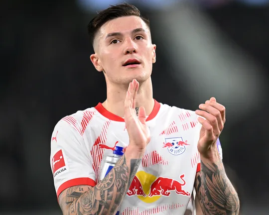 Benjamin Šeško sign for Manchester United