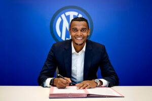 Akanji Join Inter from Manchester City