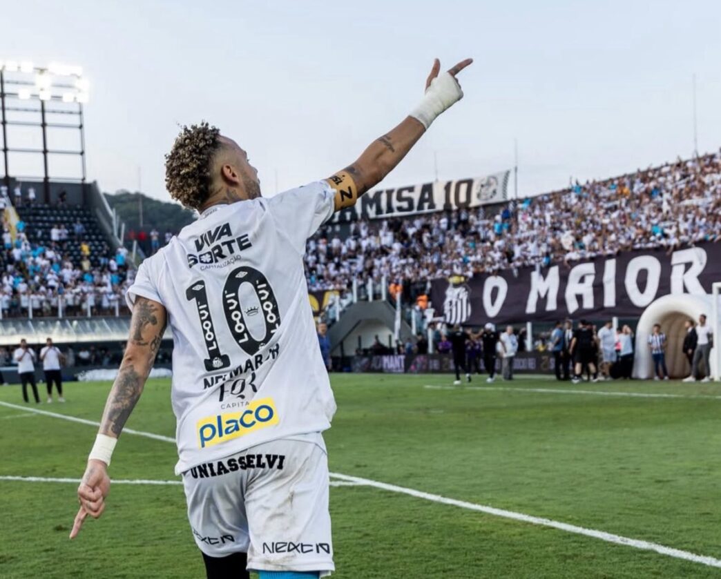 Neymar jr signs new deal with santos