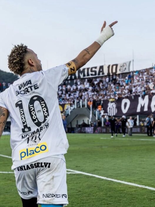 Neymar jr signs new deal with santos