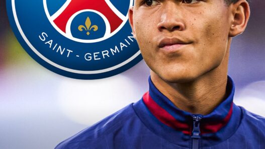 Paris Saint-Germain Sign Dro
