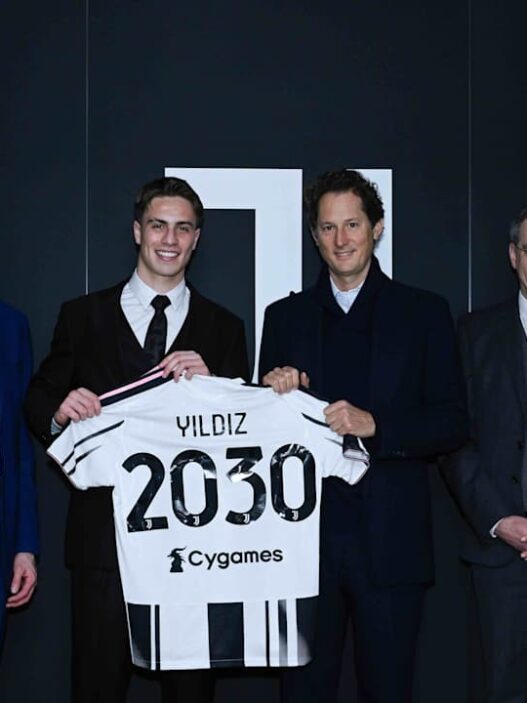 Yildiz signs new deal at Juventus