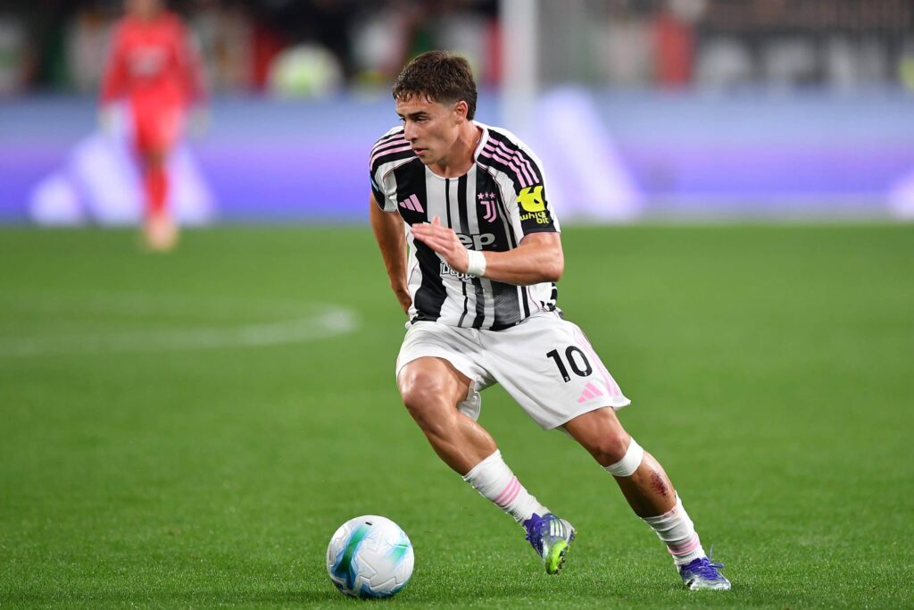 Yildiz signs new deal at Juventus